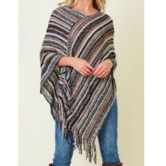 Boho Chic Poncho - Picture 3 of 8